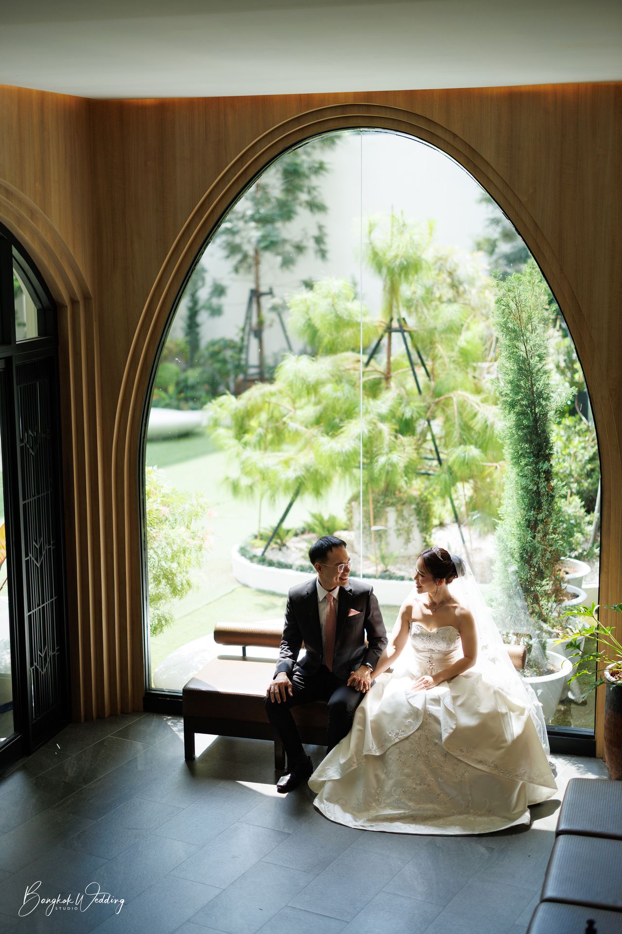 ช่างภาพงานแต่งงาน Graph Hotel เก็บโมเมนต์จริง