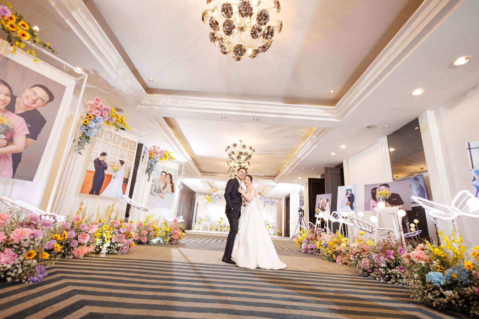 บรรยากาศงานแต่งงานที่ Graph Hotel โทนเรียบหรู